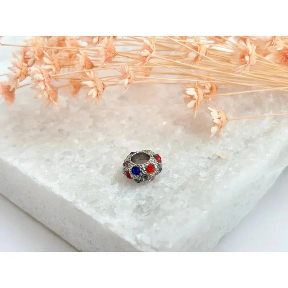 Silver Toned Wheel | Doughnut Shaped Red, Blue & Amethyst Vintage Pendant - Picture 4 of 8